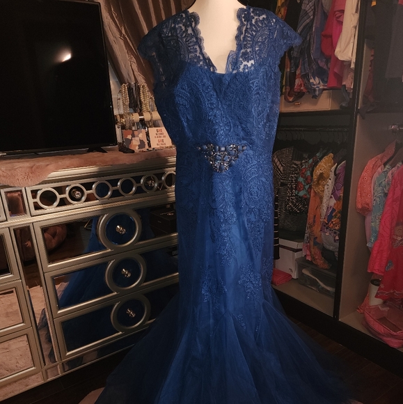 Teri Jon Peacock Blue Size 16 Dress - Picture 2 of 5